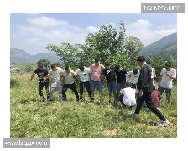 钦州足球服助力本地球队崭露头角展现青春活力与团队精神